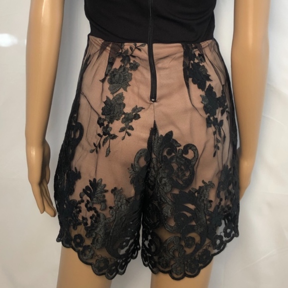 CHARLOTTE RUSEL LACE ROMPER SIZE S - Picture 6 of 6